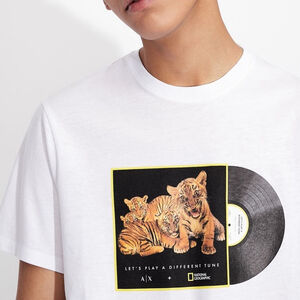 A/X Armani National Geographic Collab T Shirt S/S White Size Small Tiger Cub Ltd